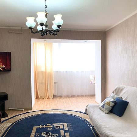 Просторная 2Комн Квартира На Школьнике Oral Exterior foto